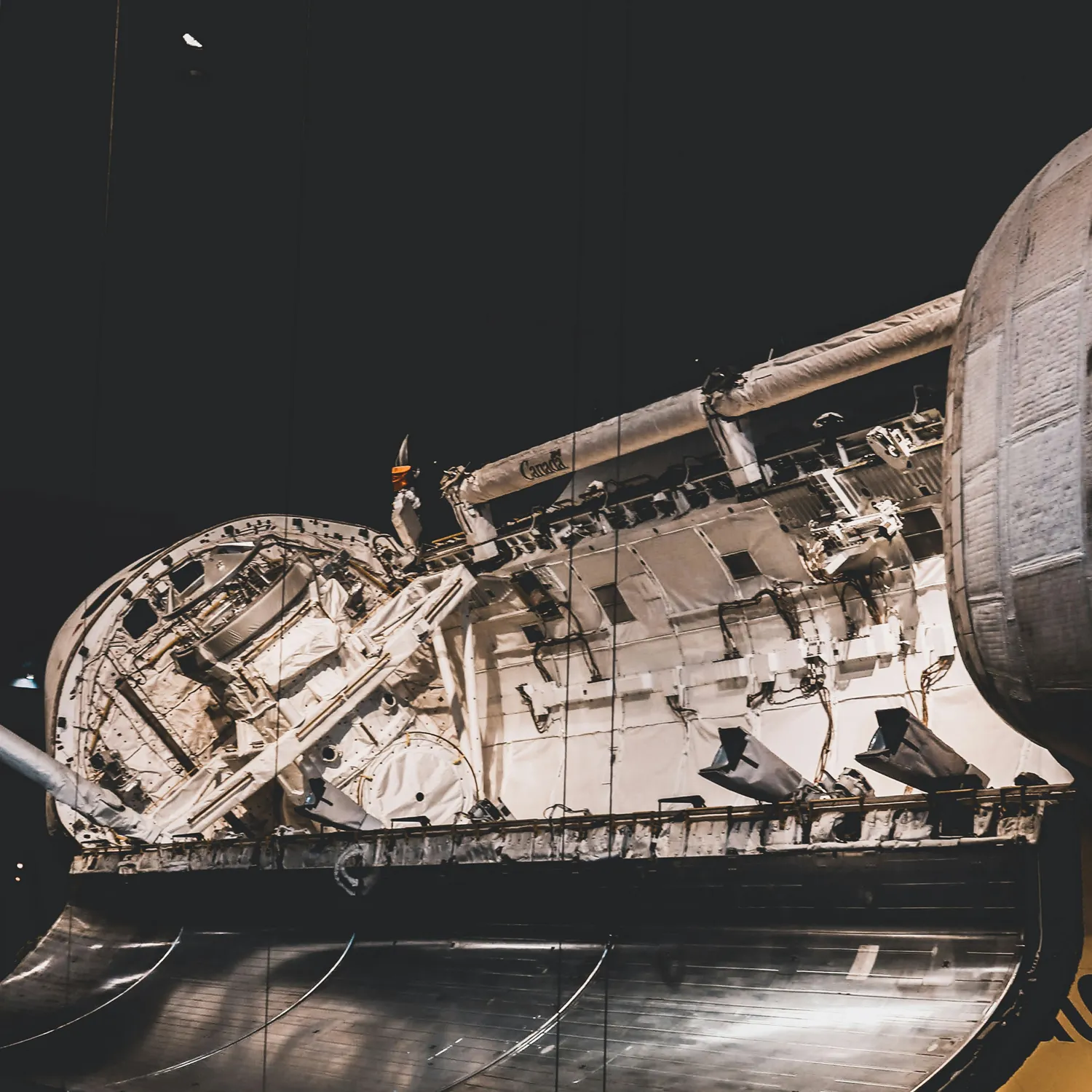 Commercial space stations